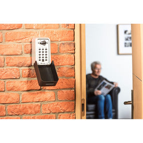 Master Lock Schlüsselsafe 5426EURD-DE – Elektronikschloss – 0,1 l – Wassergeschützt – Wandmontage – Grau