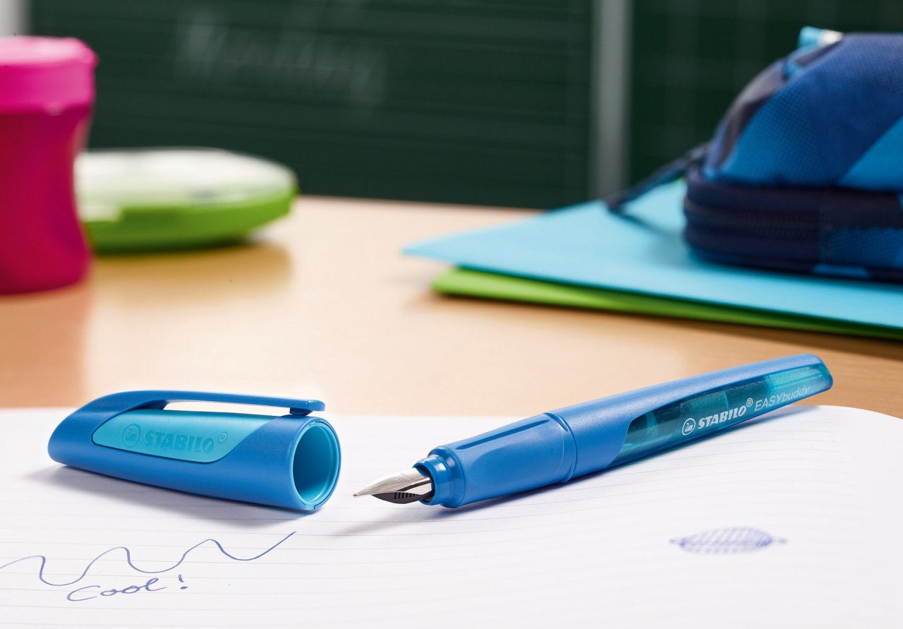 STABILO EASYbuddy – Federspitze M – für Rechts- & Linkshänder – Lila/Magenta, Blau – Patronen