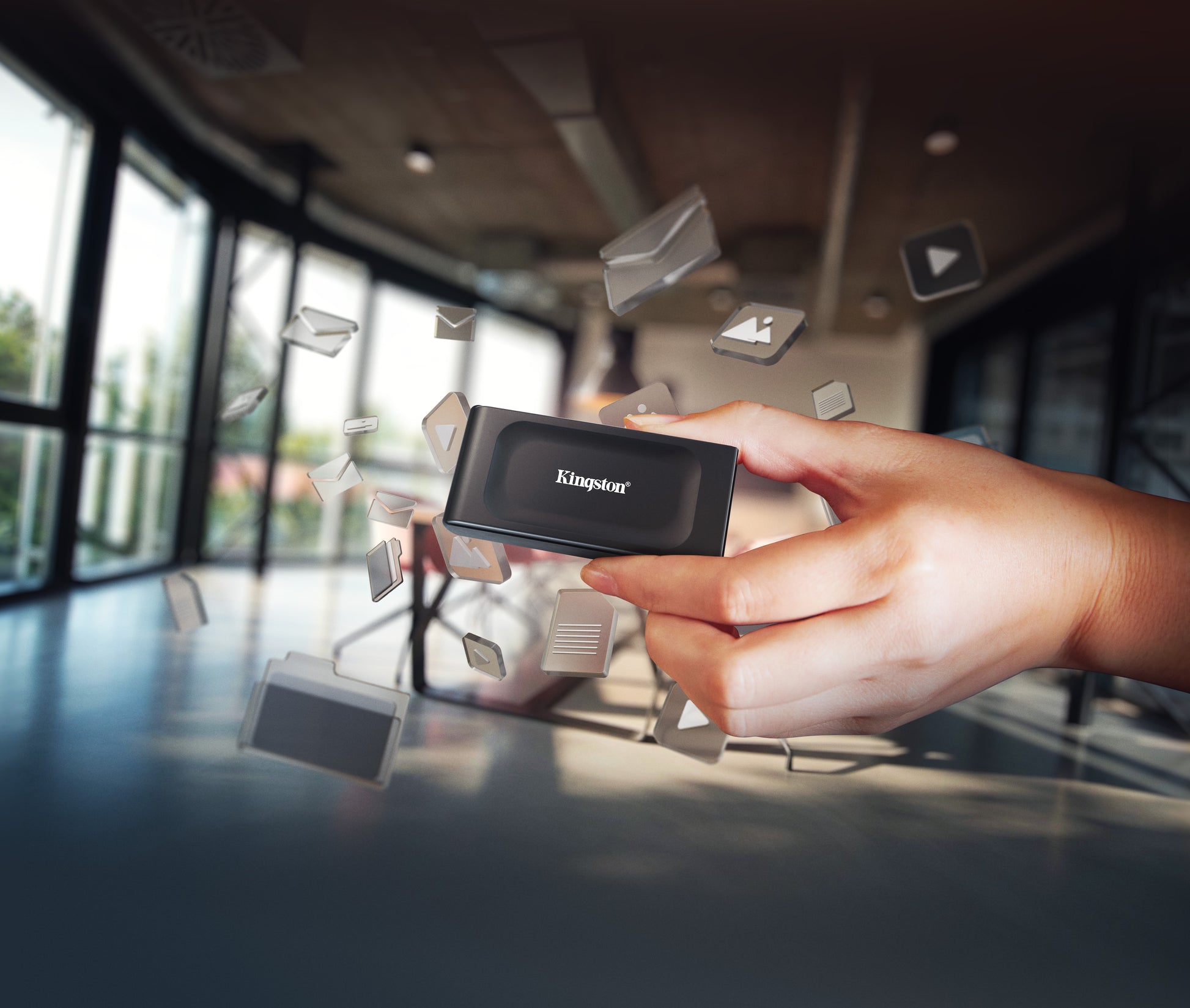 Kingston Technology Kingston XS1000 SSD – 2 TB, USB 3.2 Gen 2, inklusive USB-C-auf-USB-A-Kabel