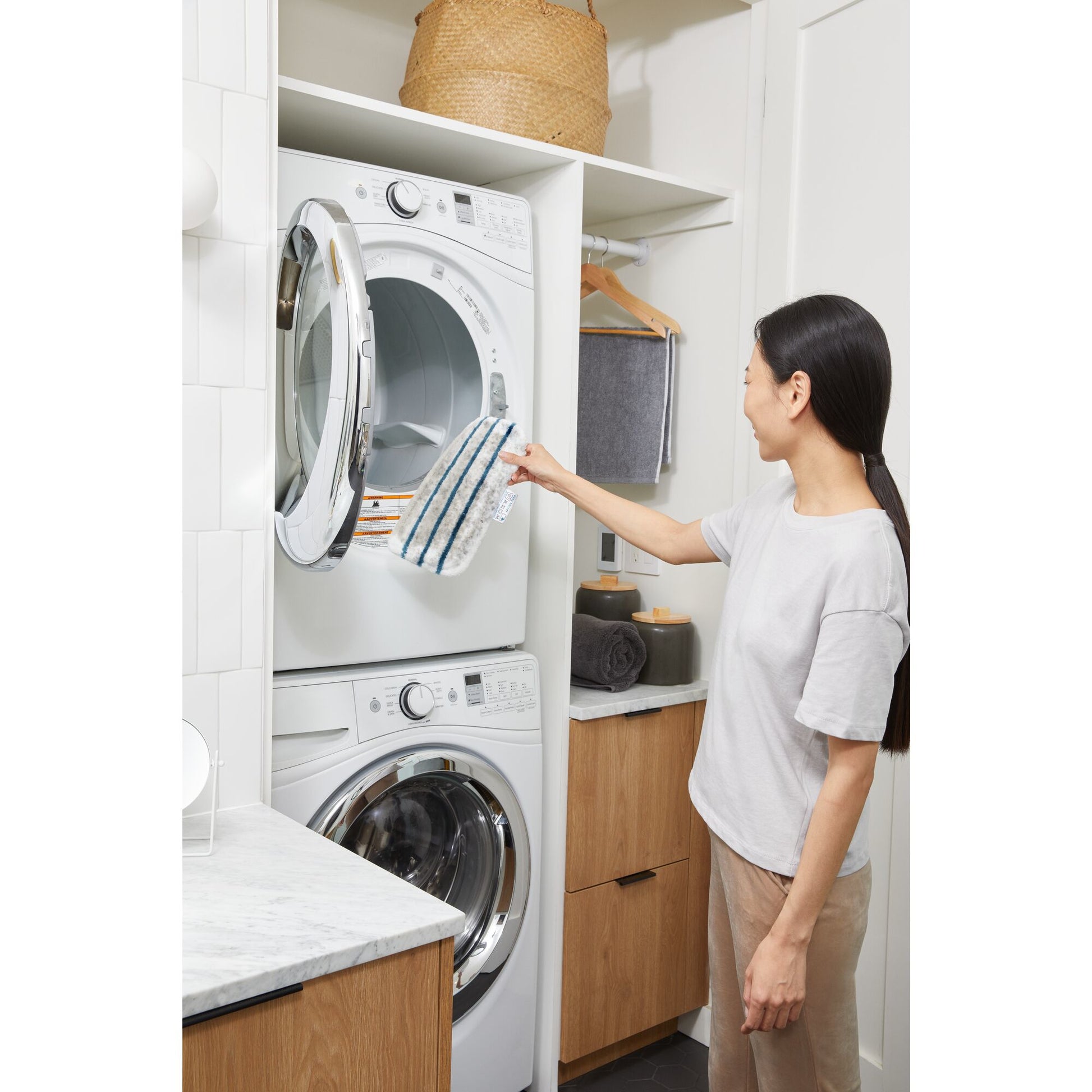 Black & Decker Dampfbesen – 500 ml, türkis, weiss, für Hartböden
