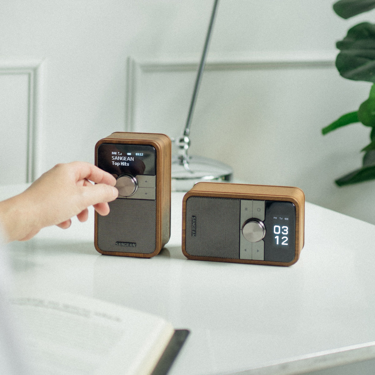 Sangean DDR-8 – DAB+/UKW-Tischradio, Bluetooth – Nussbaum