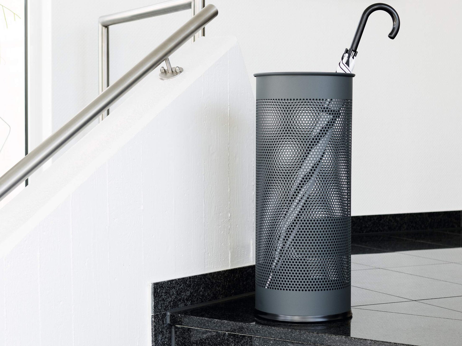Durable Schirmständer – Metall, Anthrazit, 28,5 l, Ø 26 cm × 62 cm
