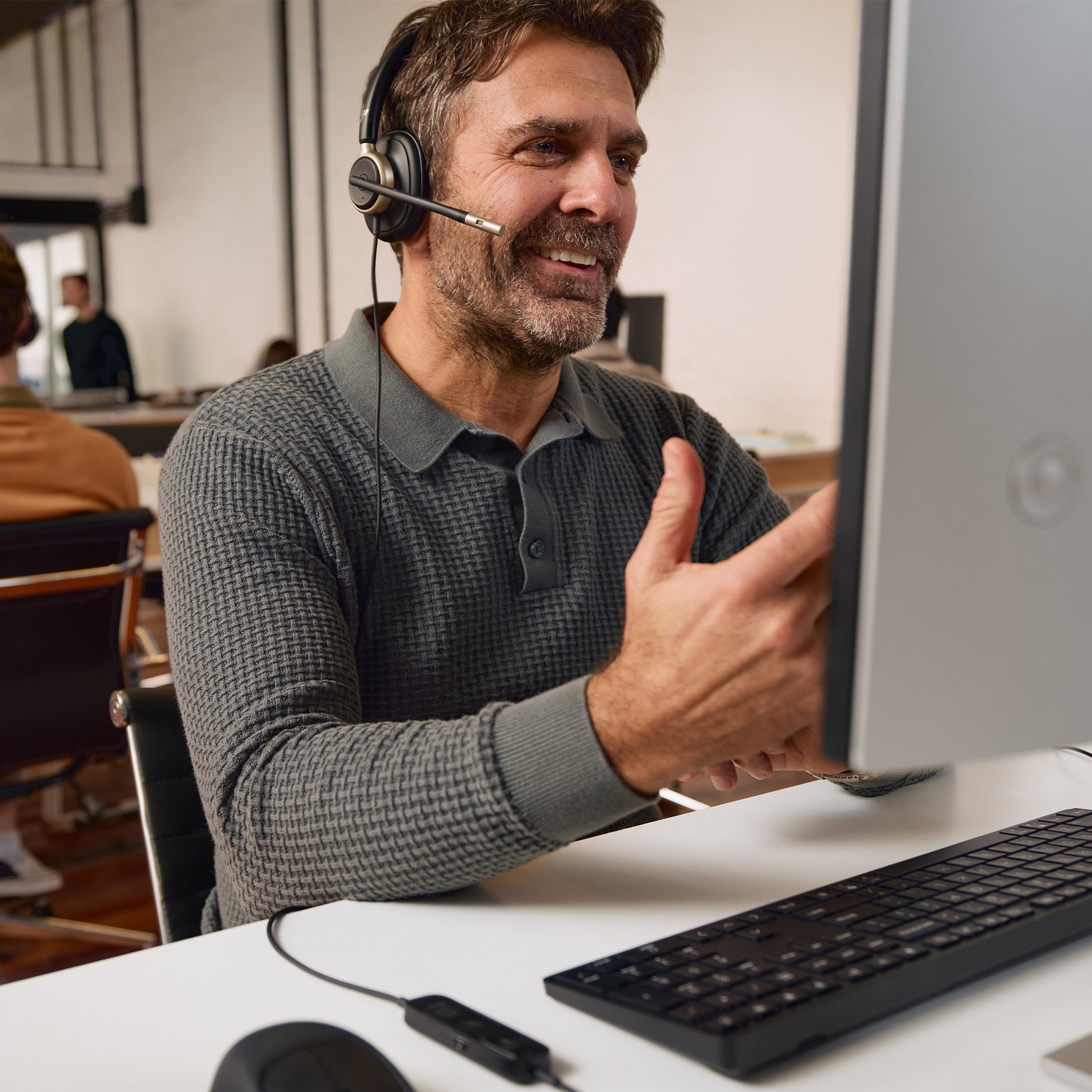 HP Poly Mission 825 Office-Headset – Stereo, Kabel (USB-C), ANC, Schwarz