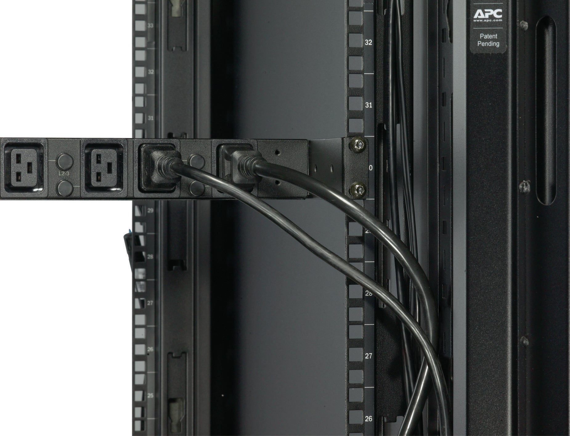 APC Rack-PDU – Standard, 3-phasig, Horizontal 1U, 32 A 400 V, 6×C19, IEC 60309 3P+N+PE, 2,44 m