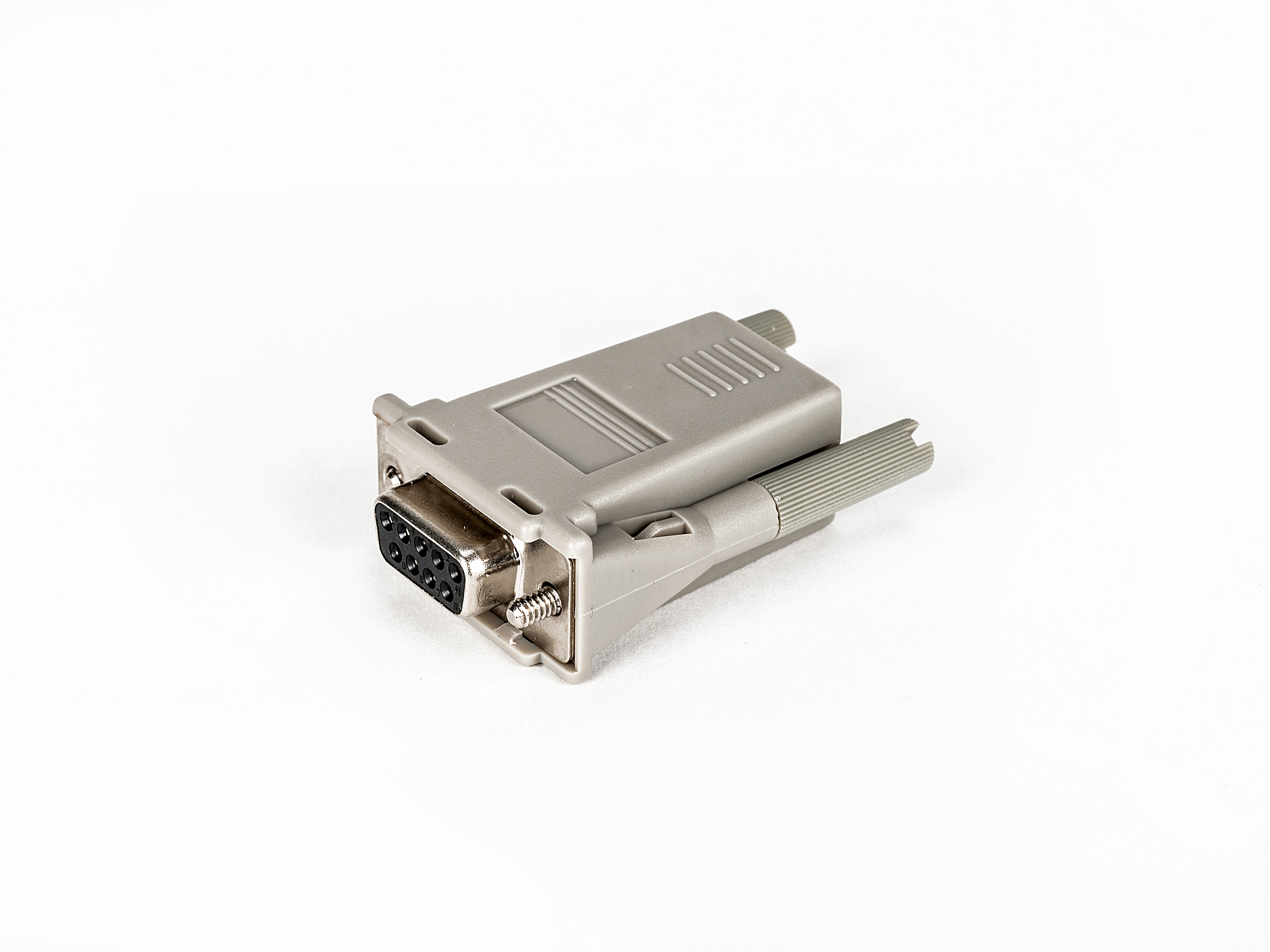 Vertiv Seriell-Crossover-Adapter RJ-45 (m) zu DB-9F