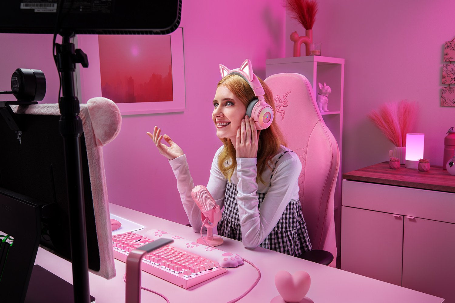 Razer Kraken Kitty V3 Pro – Over-Ear Headset – Bluetooth, Surround Sound, Stummschaltung – Rosa – für PC