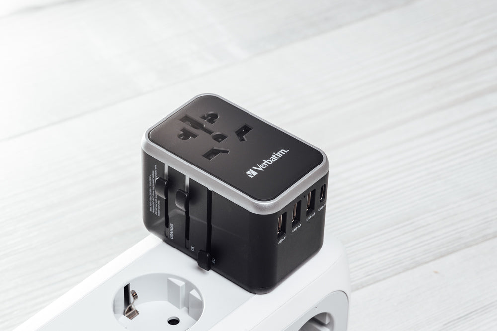 Verbatim UTA-04 Reiseadapter USB-Ladegerät 61 W – USB-C×2, USB-A×3 – PD, QC