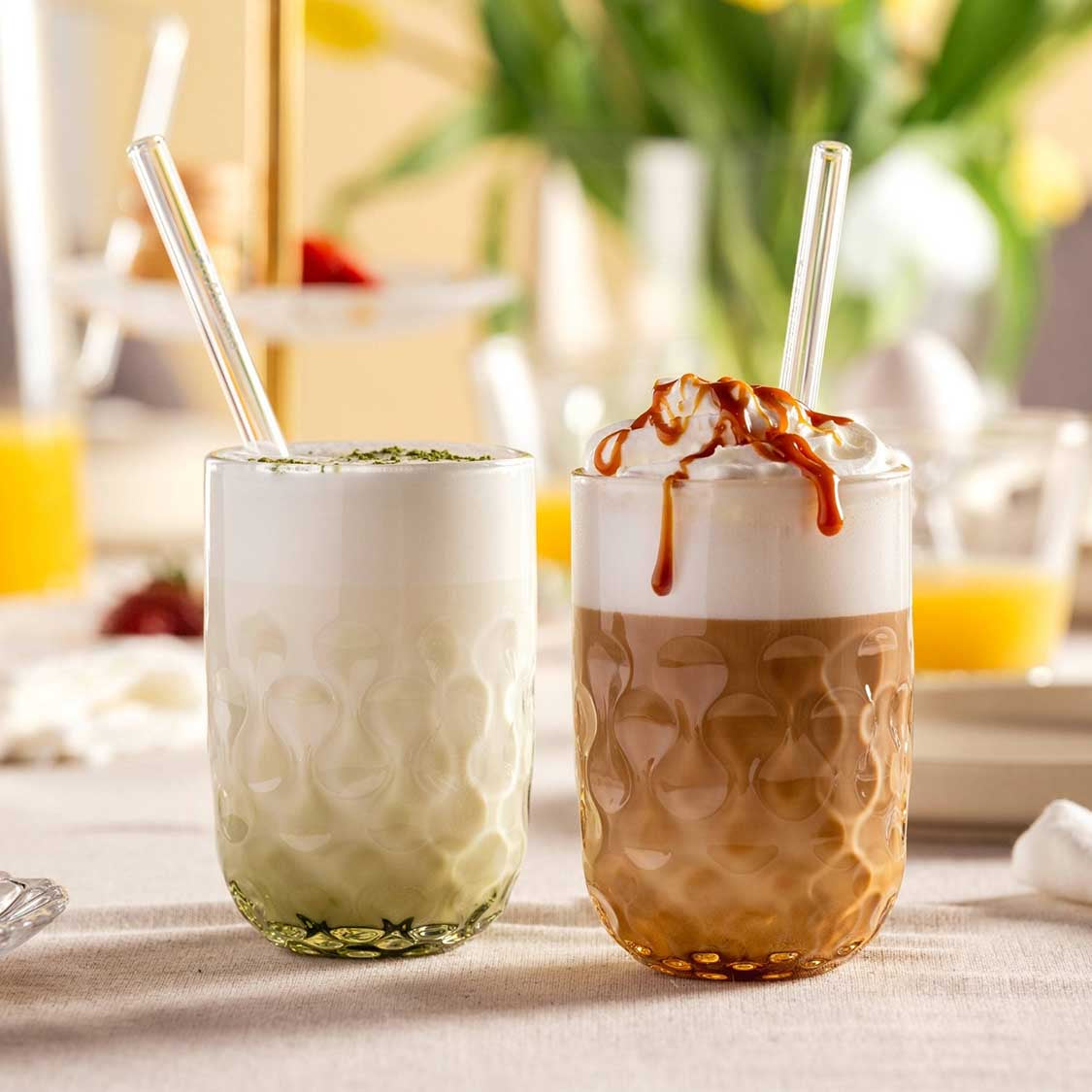 LEONARDO Latte Macchiato Becher GOCCE – 4-teiliges Set, 390 ml, Ø 7,9 cm, H 12,2 cm, Kalk-Natron-Glas, Orange