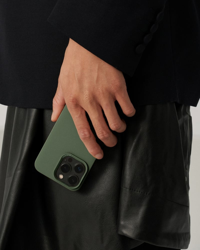 Nudient Thin Case – Backcover – für Apple iPhone 15 Pro Max, MagSafe, Silikon, Pine Green