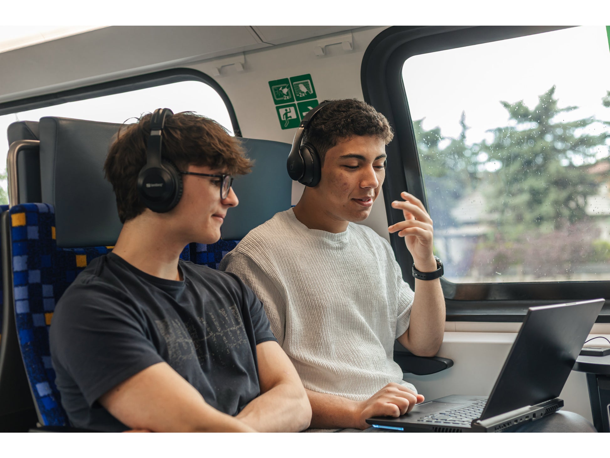 Sandberg Bluetooth Link – Bluetooth-Transmitter für 2 Kopfhörer
