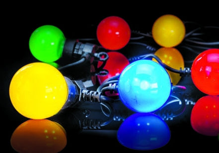 STT Lichterkette – 6 m – 10 LEDs – Mehrfarbig – Netzbetrieb