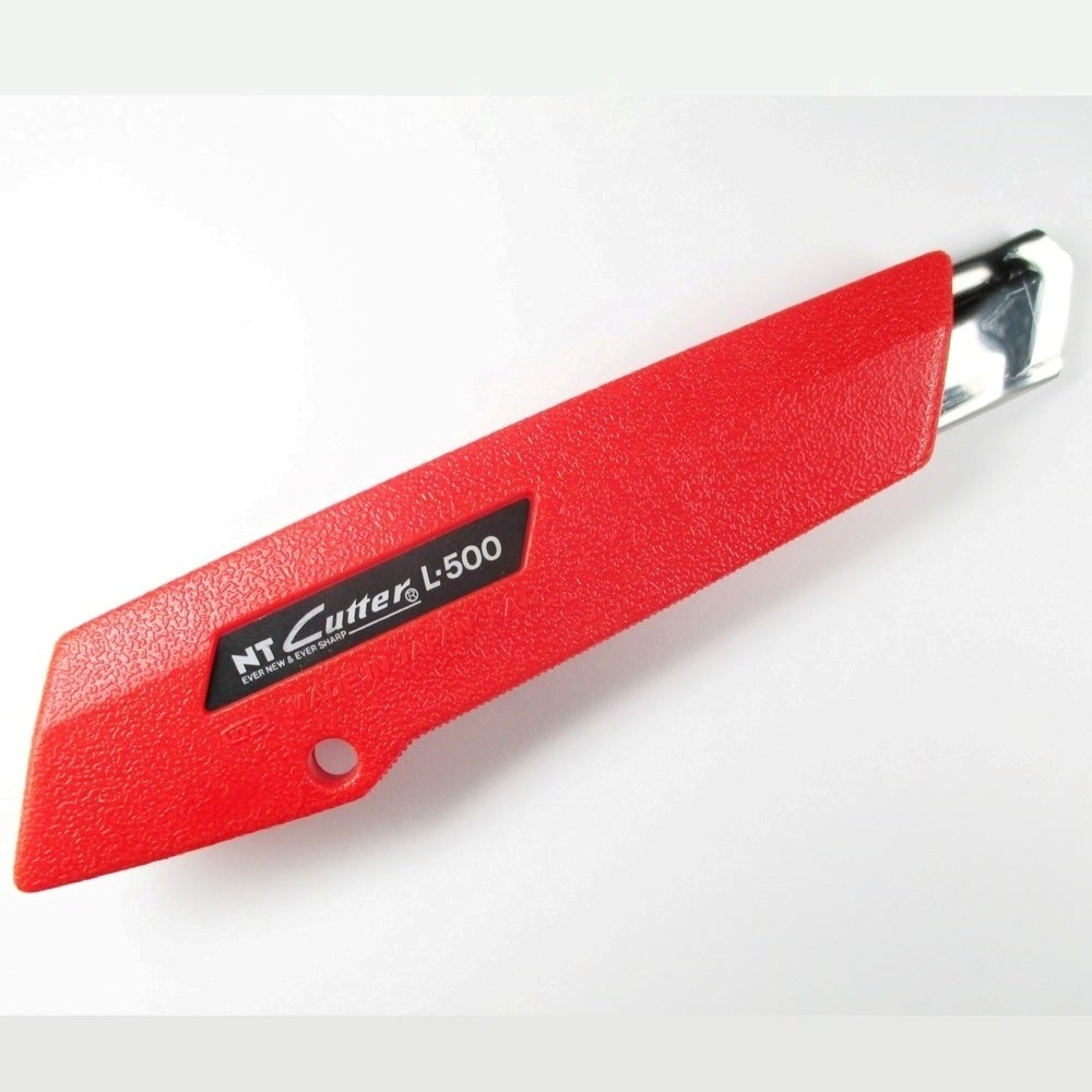 NT Cutter L-500P Cutter – 18 mm, Feststellschraube, Für Linkshänder Geeignet, Rot, Inkl. 3 Klingen