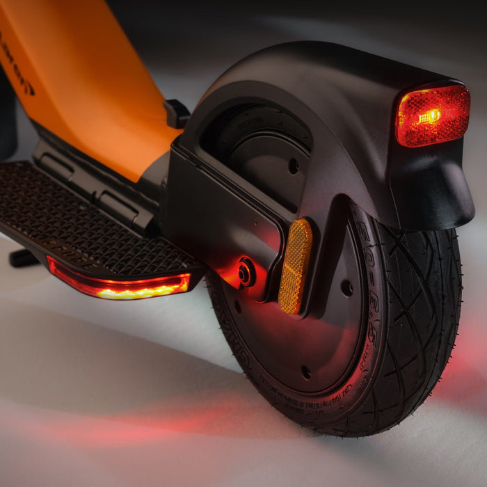 Pure Electric Elektroroller x McLaren – 20 km/h, 500 W, 40 km Reichweite – Orange, Aluminium