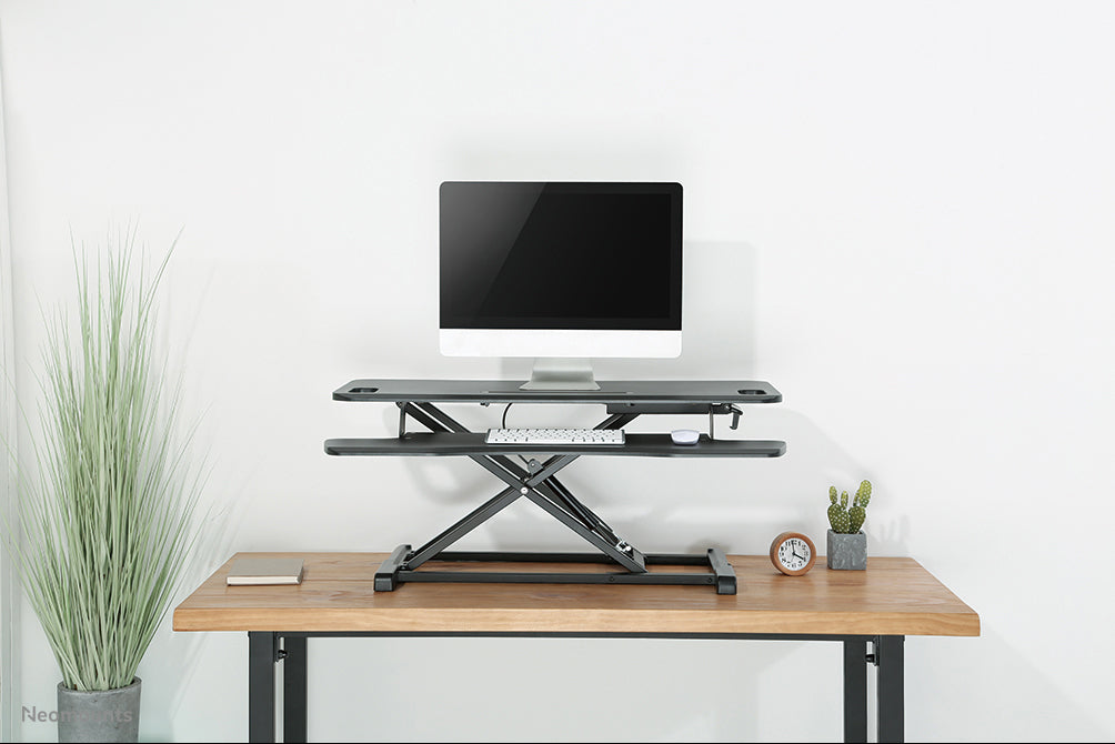 Neomounts Stehtisch – 95 × 62 × 51 cm – schwarz – höhenverstellbar