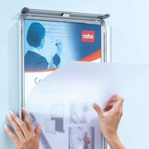 Nobo Plakatrahmen – 252 × 342 mm, silber, wetterfest, spritzwassergeschützt, für A4