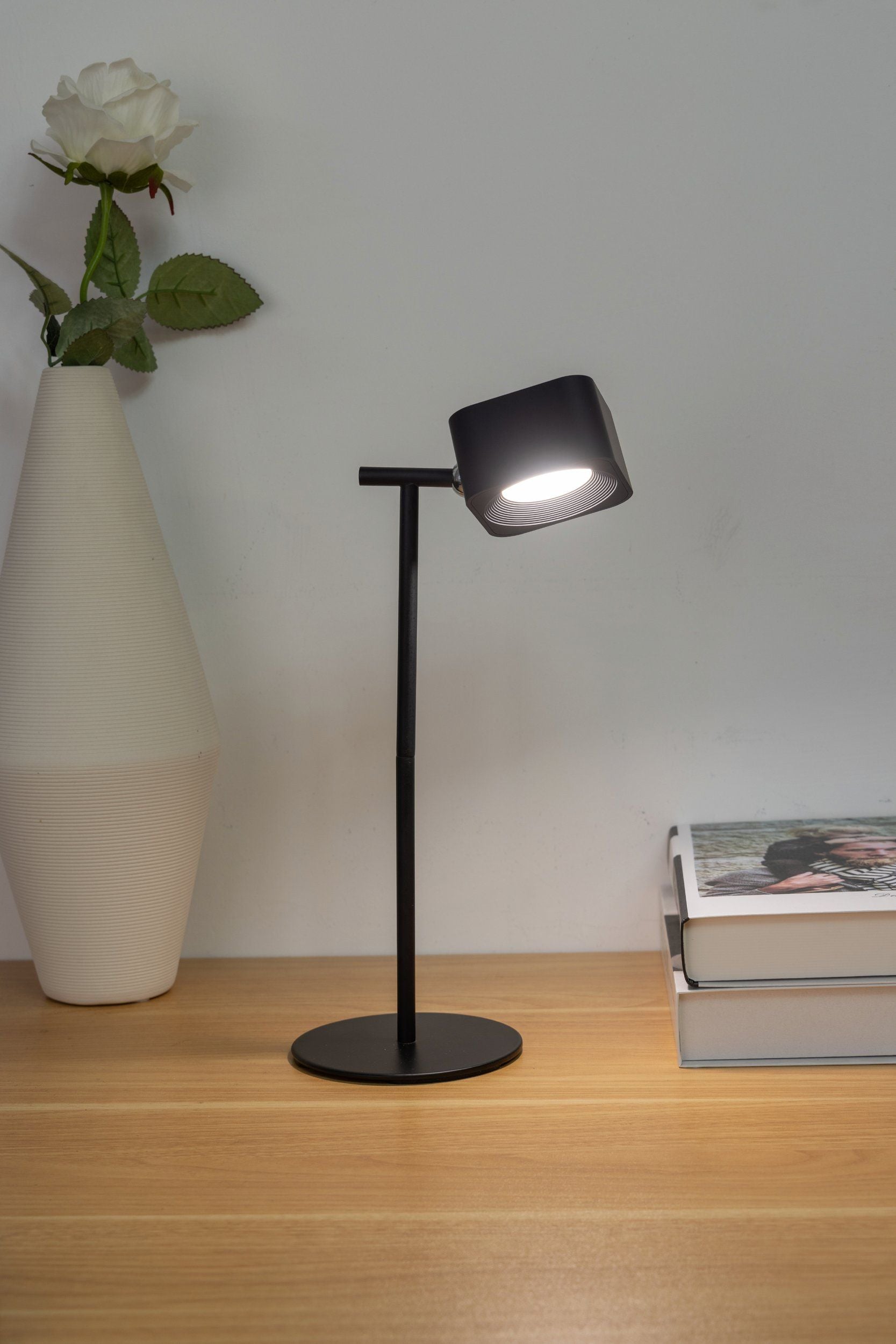 EGLO Wandleuchte Muraglie – Ø 7,5 × 4,5 cm, 140 lm, 5 W, 2700–6500 K, dimmbar, Touch, Akku, USB, schwarz
