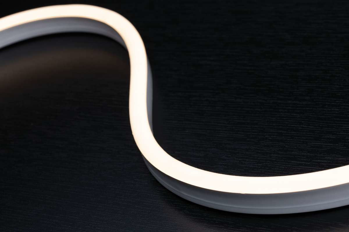 Paulmann LED-Streifen Aussen – 3250 lm, 31 W – Warmweiss, 3000 K – IP67 – Netzbetrieb – Weiss, Kunststoff