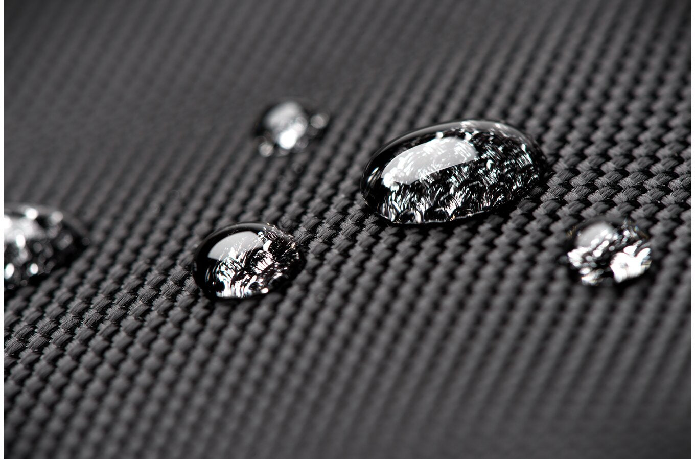 Kensington Contour 2 Notebook-Tasche bis 15,6" – wasserfest, Trolley-Band – Schwarz