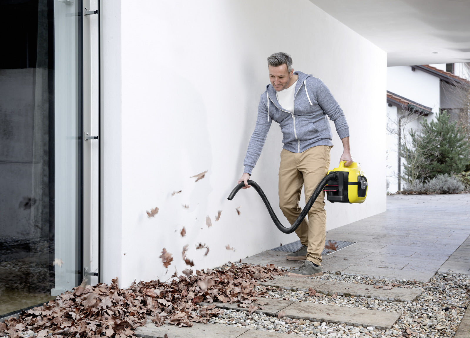 Kärcher Luftstaubbläser WD 1 Compact Battery – 2-in-1, 7 l, Akkubetrieb, Schlauch 1,2 m