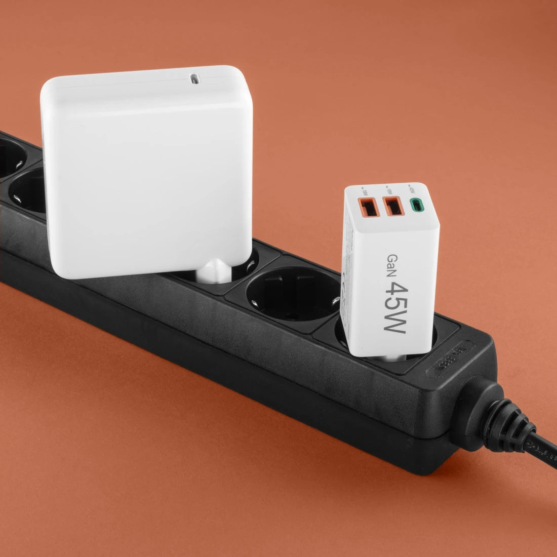 Hama 00201995 USB-Ladegerät 45 W – USB-C×1, USB-A×2 – PD 3.0, QC 3.0, GaN – Weiss