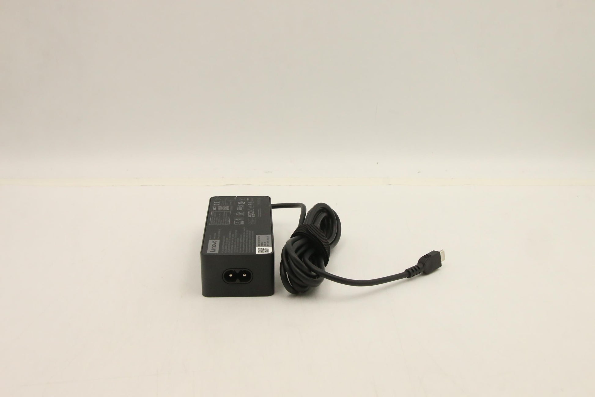 Lenovo 5A10W86303 Netzteil 65 W – für Lenovo-Laptops, schwarz
