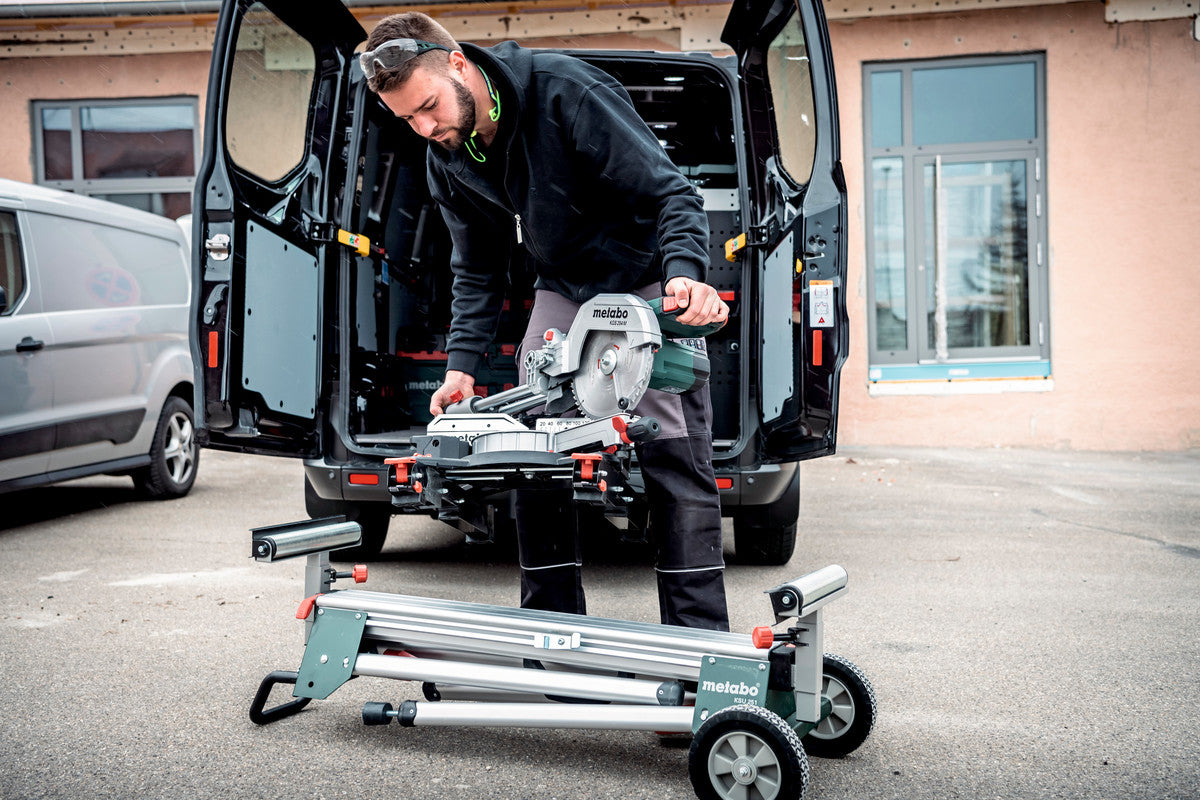 Metabo Kappsäge KGS 254 M – 1 800 W – Spindelhals – Sägeblatt-Ø 254 mm – Ohne Zubehör