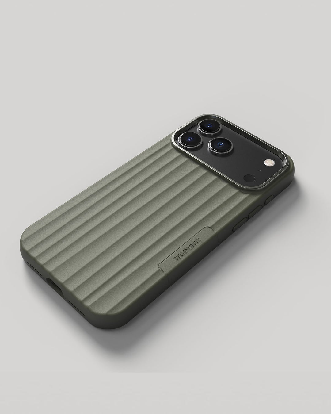 Nudient – Backcover – für Apple iPhone 17 Pro Max – olive – MagSafe-kompatibel