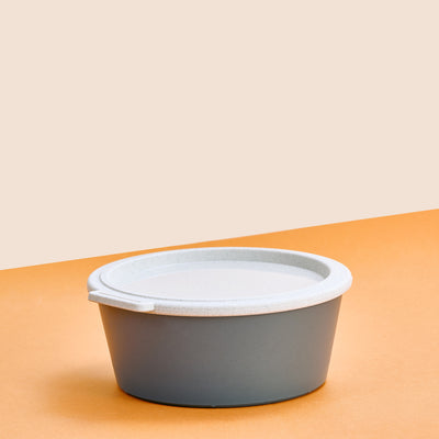 Koziol Salatschüssel – 1,3 l, Kunststoff (biozirkulär), mit Deckel, spülmaschinenfest, mikrowellengeeignet