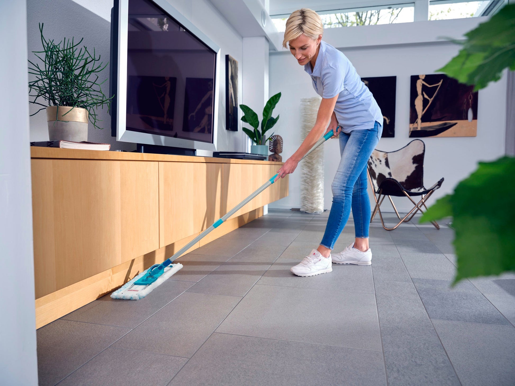 Leifheit Profi Compact 55092 – Bodenwischer-Set – Wischbreite 42 cm, Teleskopstiel, Mikrofaser, Türkis