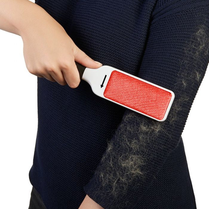 OXO Good Grips Textil-/Fusselbürste – selbstreinigend, Nylon, 17,4×3,9 cm, Weiss, für Kleider