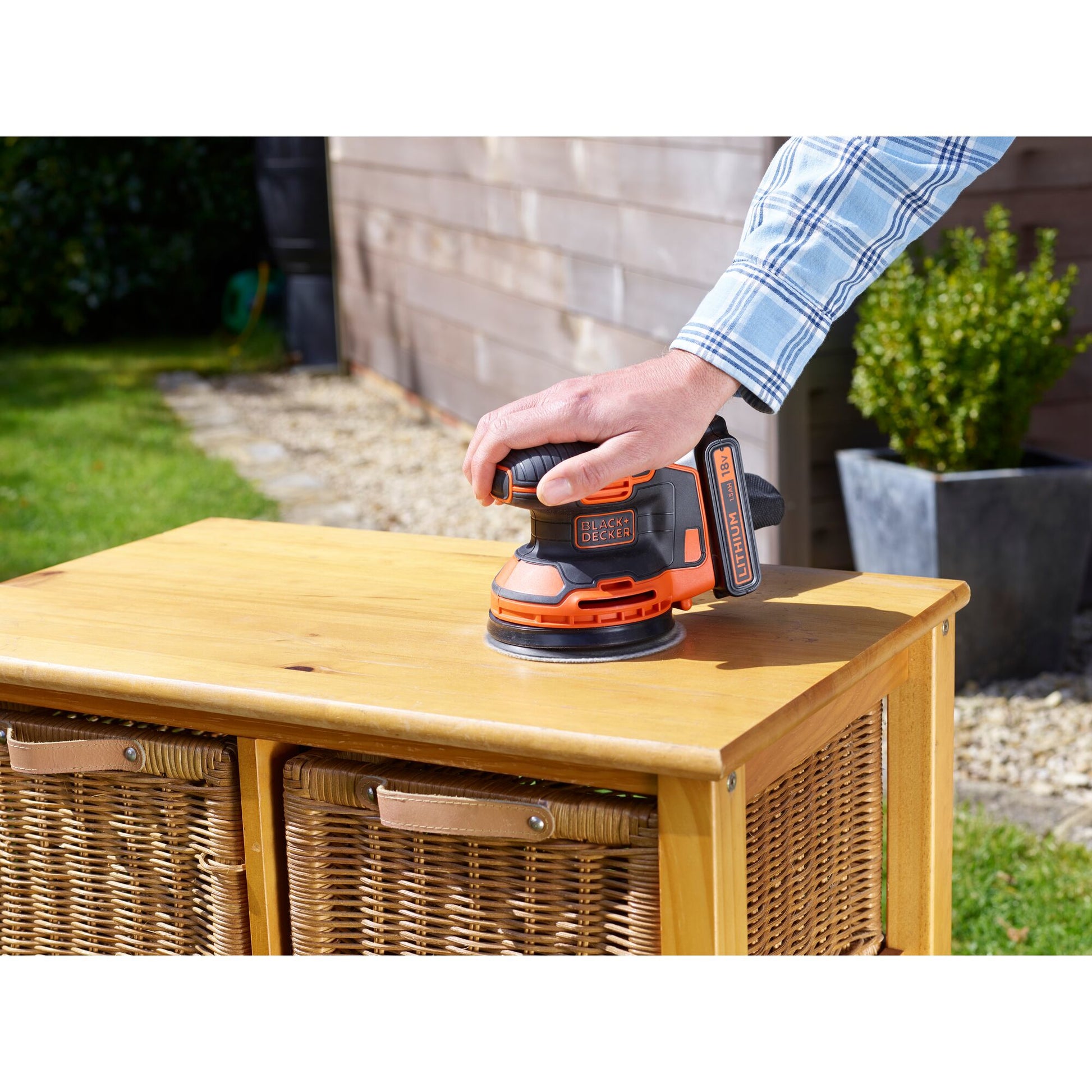 Black & Decker BLACK+DECKER Exzenterschleifer BDCROS18N-XJ – 18 V (POWERCONNECT) – Klettfix, Schwingkreis 1,3 mm – Solo