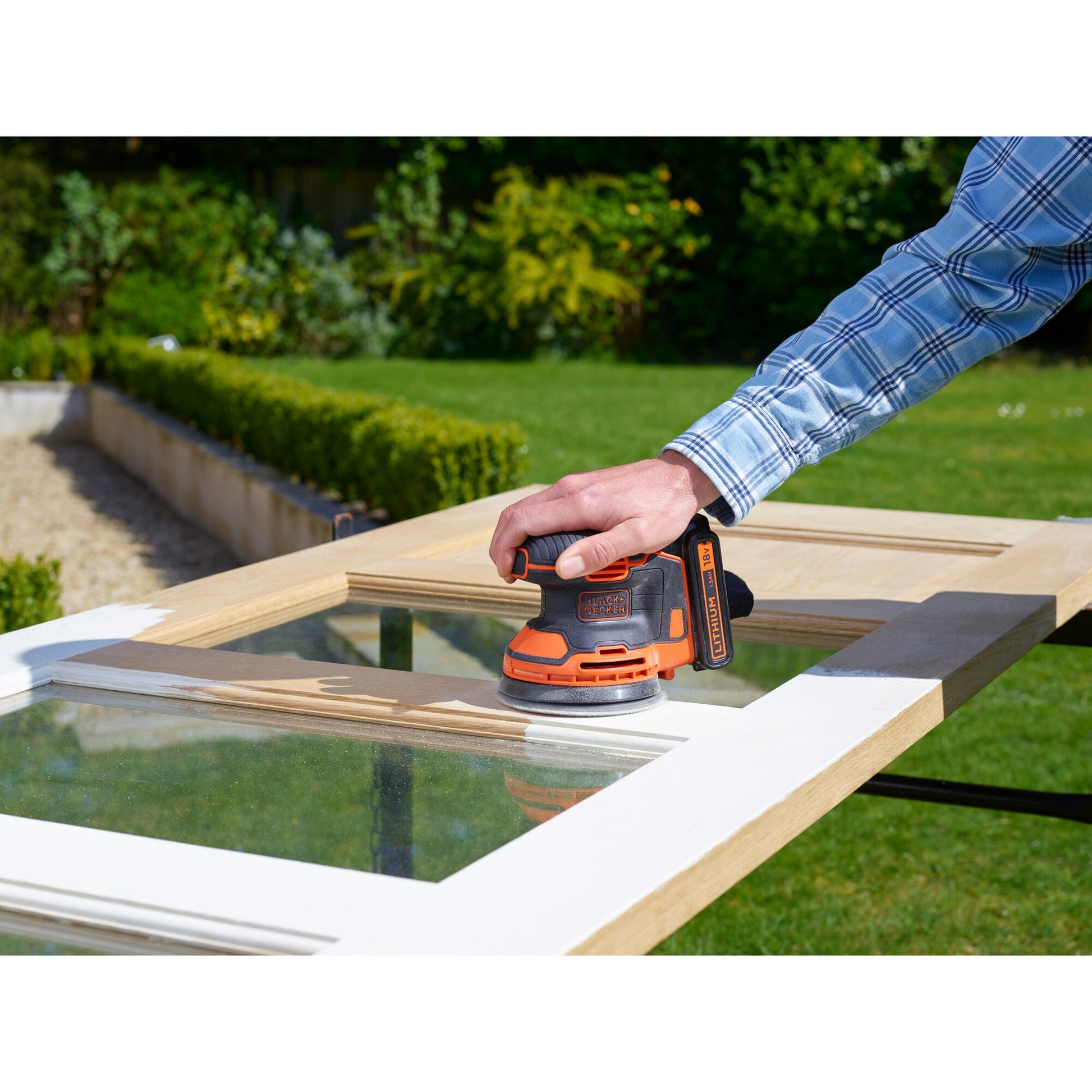 Black & Decker BLACK+DECKER Exzenterschleifer BDCROS18N-XJ – 18 V (POWERCONNECT) – Klettfix, Schwingkreis 1,3 mm – Solo