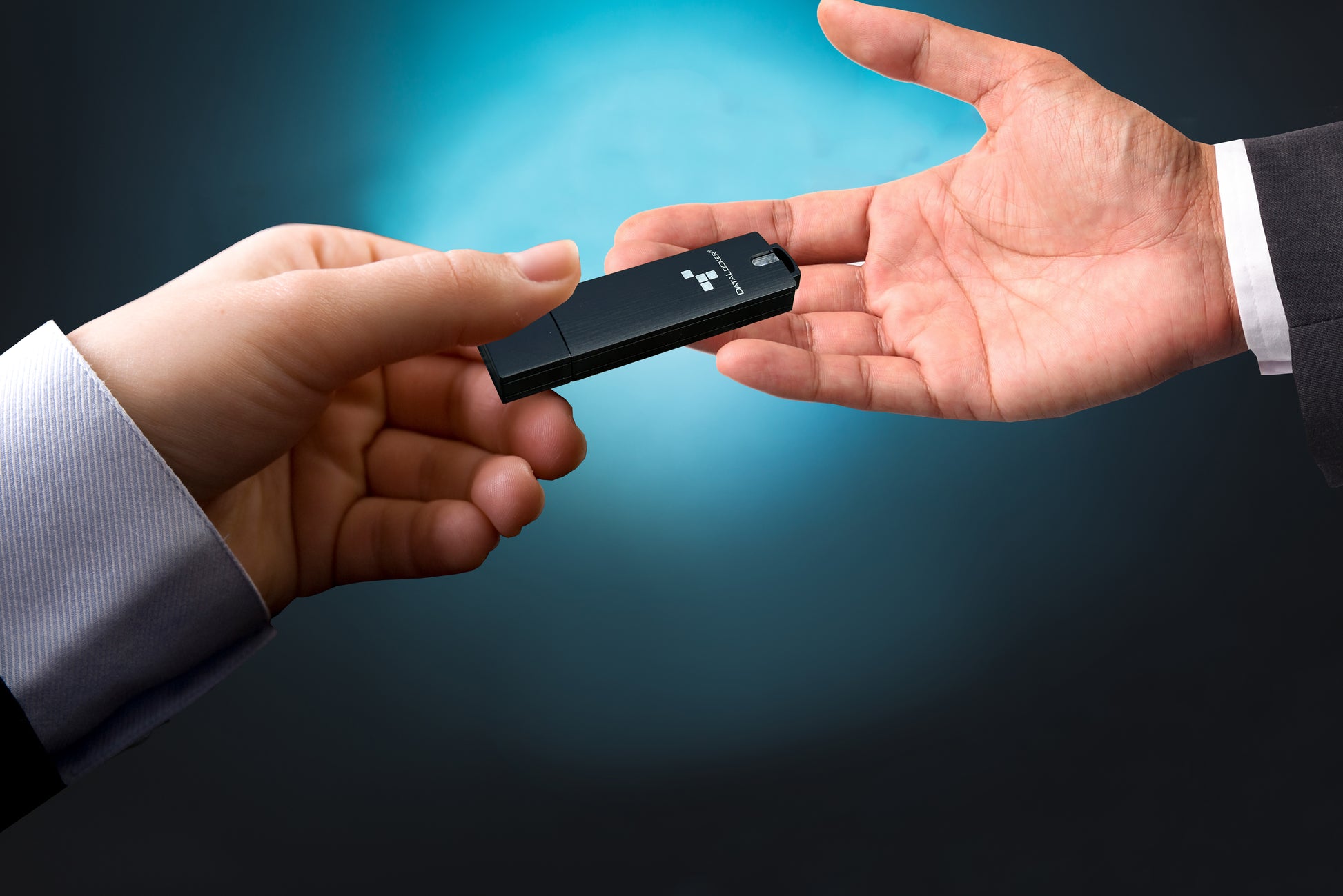 DataLocker Sentry 5 Managed USB-Stick 32 GB – USB-A USB 3.2 Gen 1, 260/190 MB/s, AES-256, FIPS 140-3, IP68