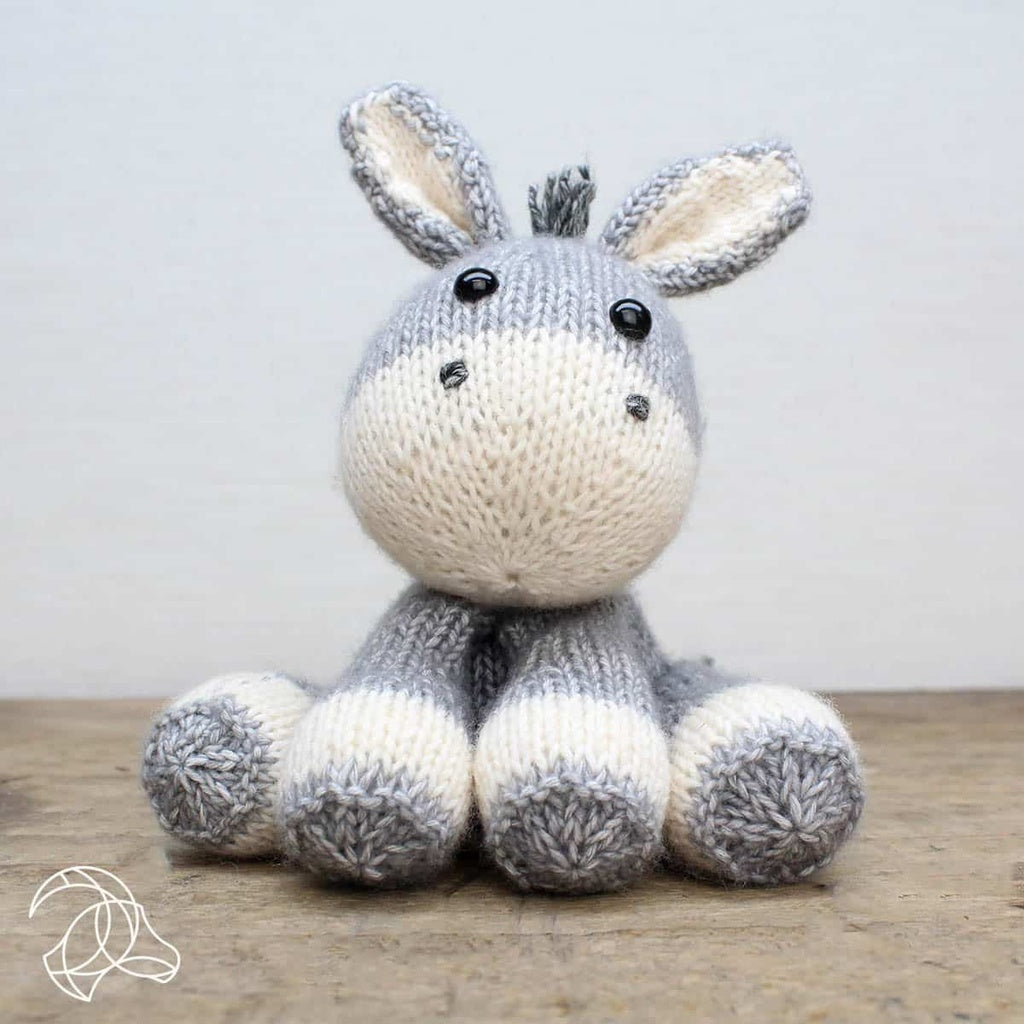 Hardicraft Lente Strickset Esel – ca. 20 cm, Grau