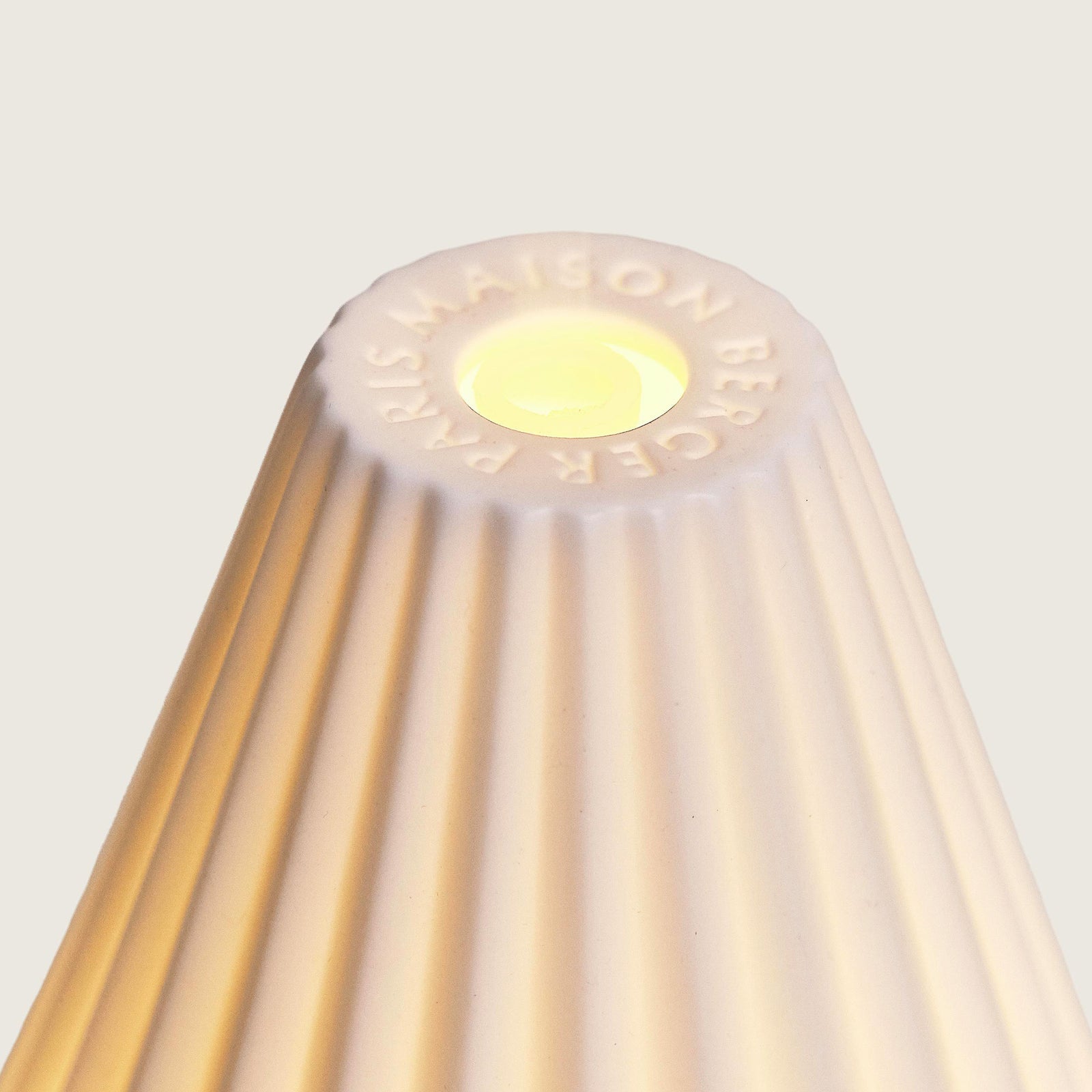 Maison Berger Paris Cône – Ultraschall-Diffusor, 80 ml, schwarz