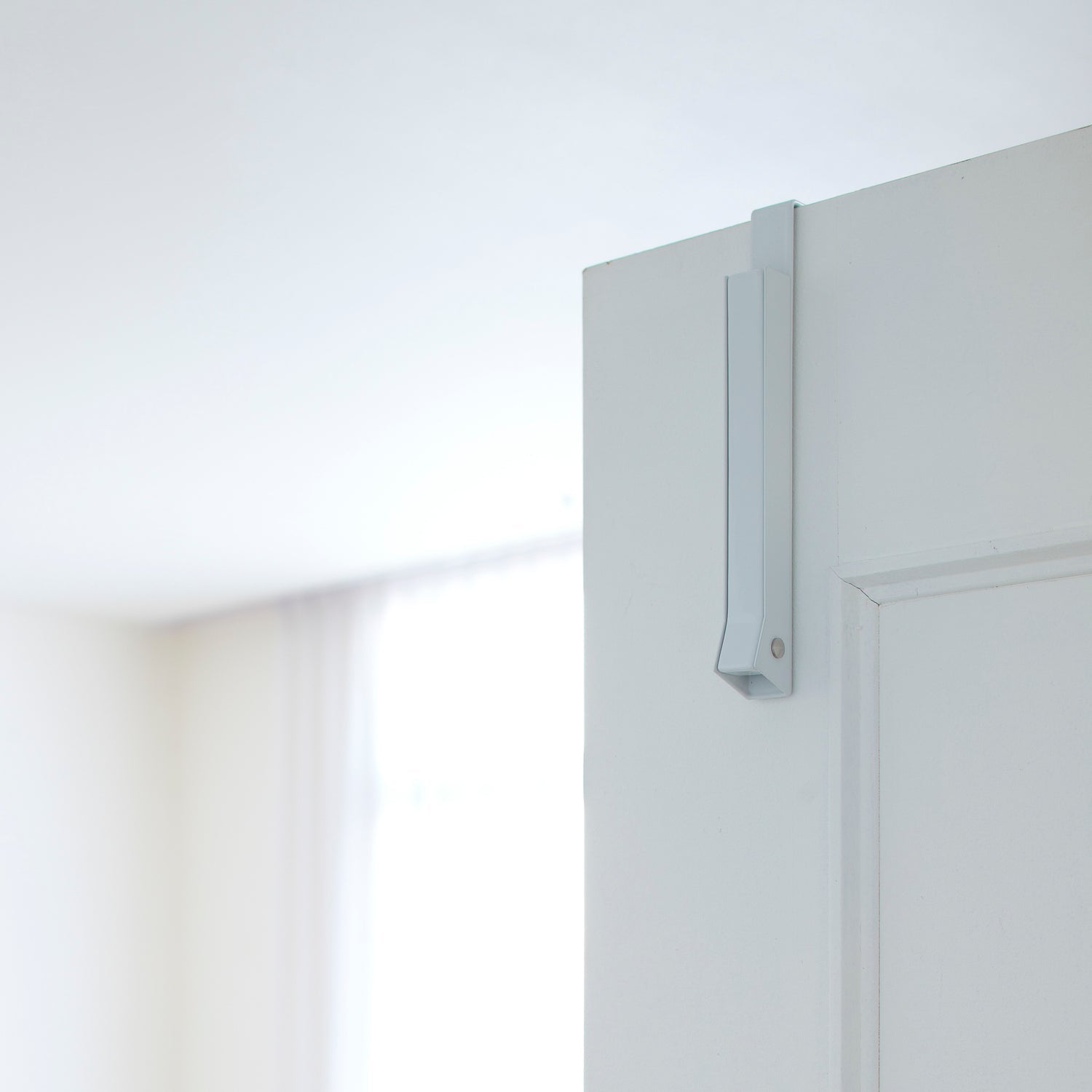 Yamazaki Wandgarderobe – Metall – Schwarz/Weiss – 20 × 200 × 205 mm