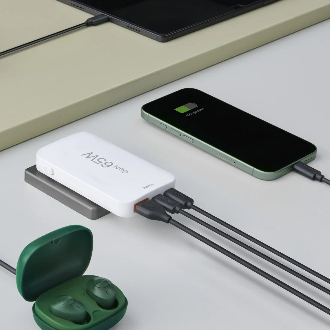 Hama 00125144 USB-Ladegerät 65 W – USB-C×2, USB-A×1 – PD 3.0, QC 3.0, GaN – EU-Stecker (Typ C)