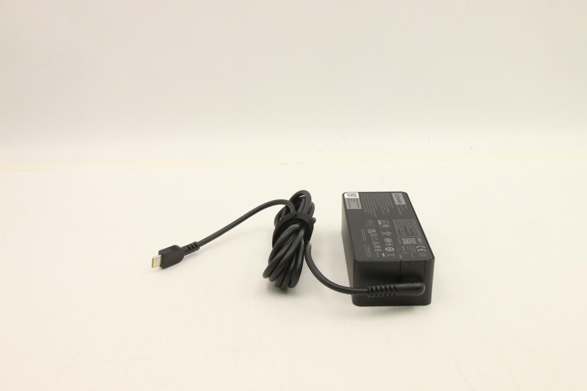 Lenovo 5A10W86303 Netzteil 65 W – für Lenovo-Laptops, schwarz