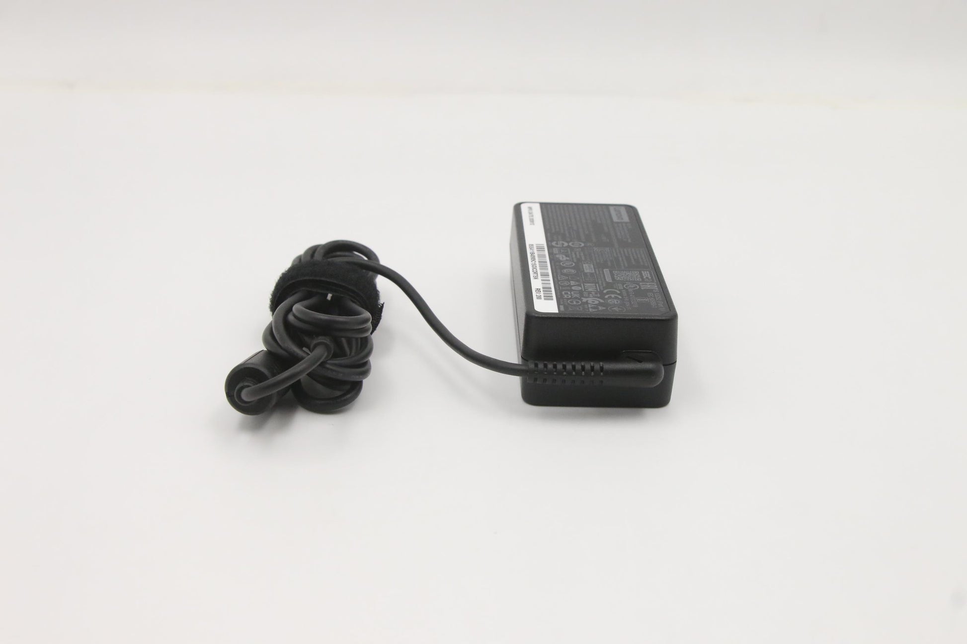Lenovo 5A10V03250 Netzteil 65 W – 20 V – für Laptop – schwarz