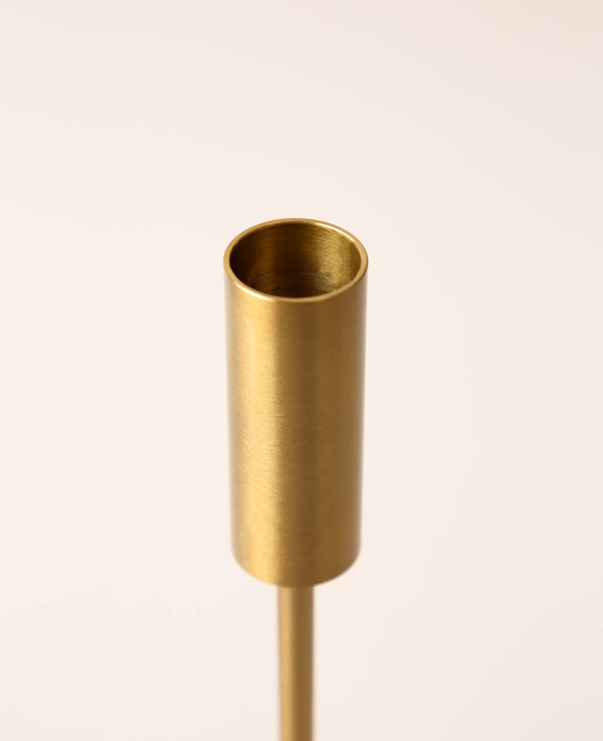 Esmée Kerzenständer – Messing & Metall, Gold – Ø 8 × 20 cm – 1 Stück