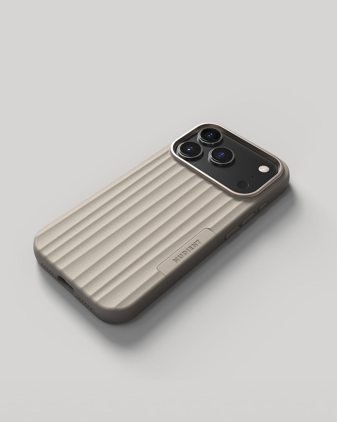 Nudient – Backcover – für Apple iPhone 17 Pro – beige – MagSafe-kompatibel