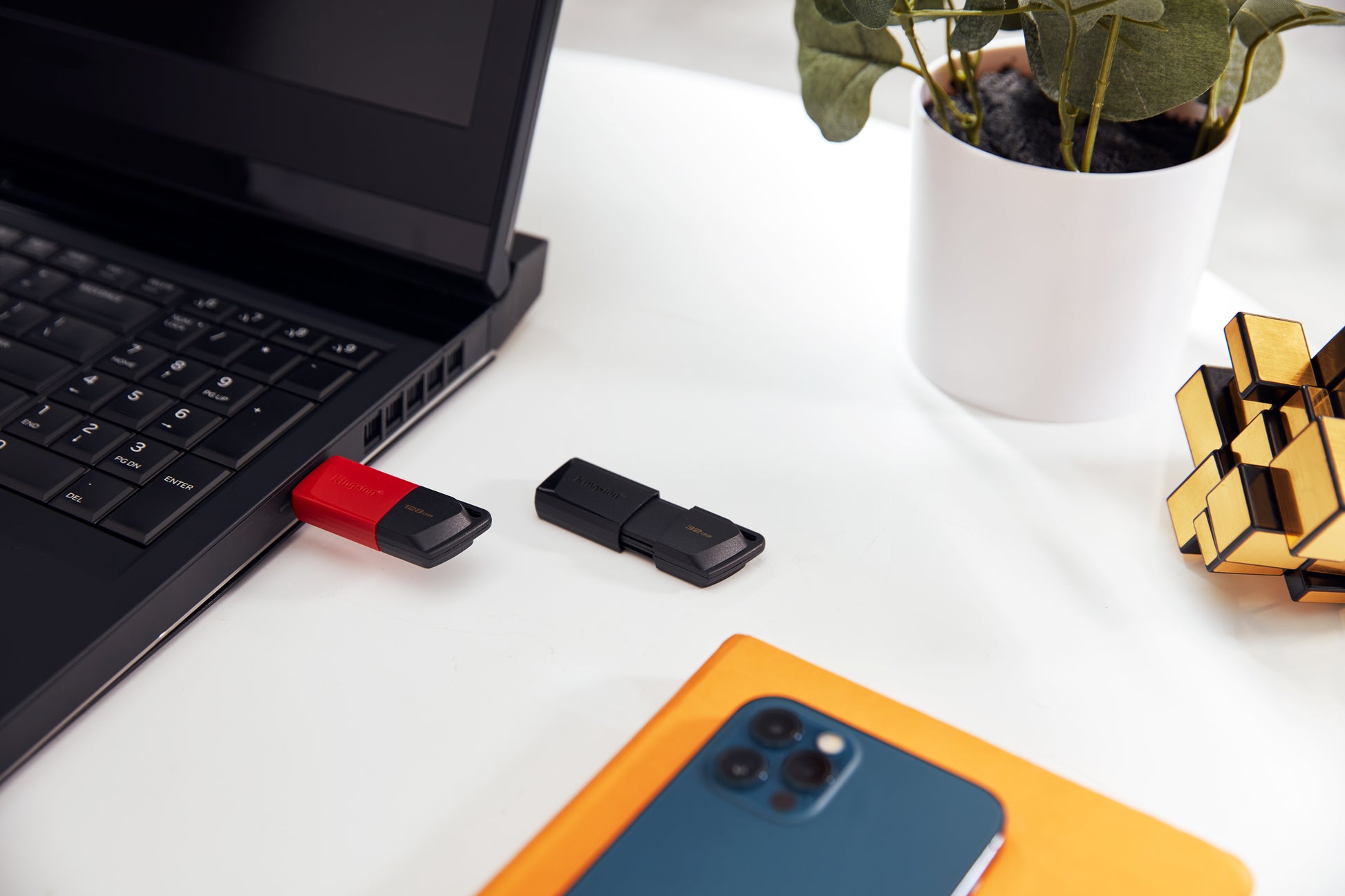 Kingston Technology Kingston DT Exodia M USB-Stick – 128 GB, USB 3.2 Gen 1, Schwarz/Rot