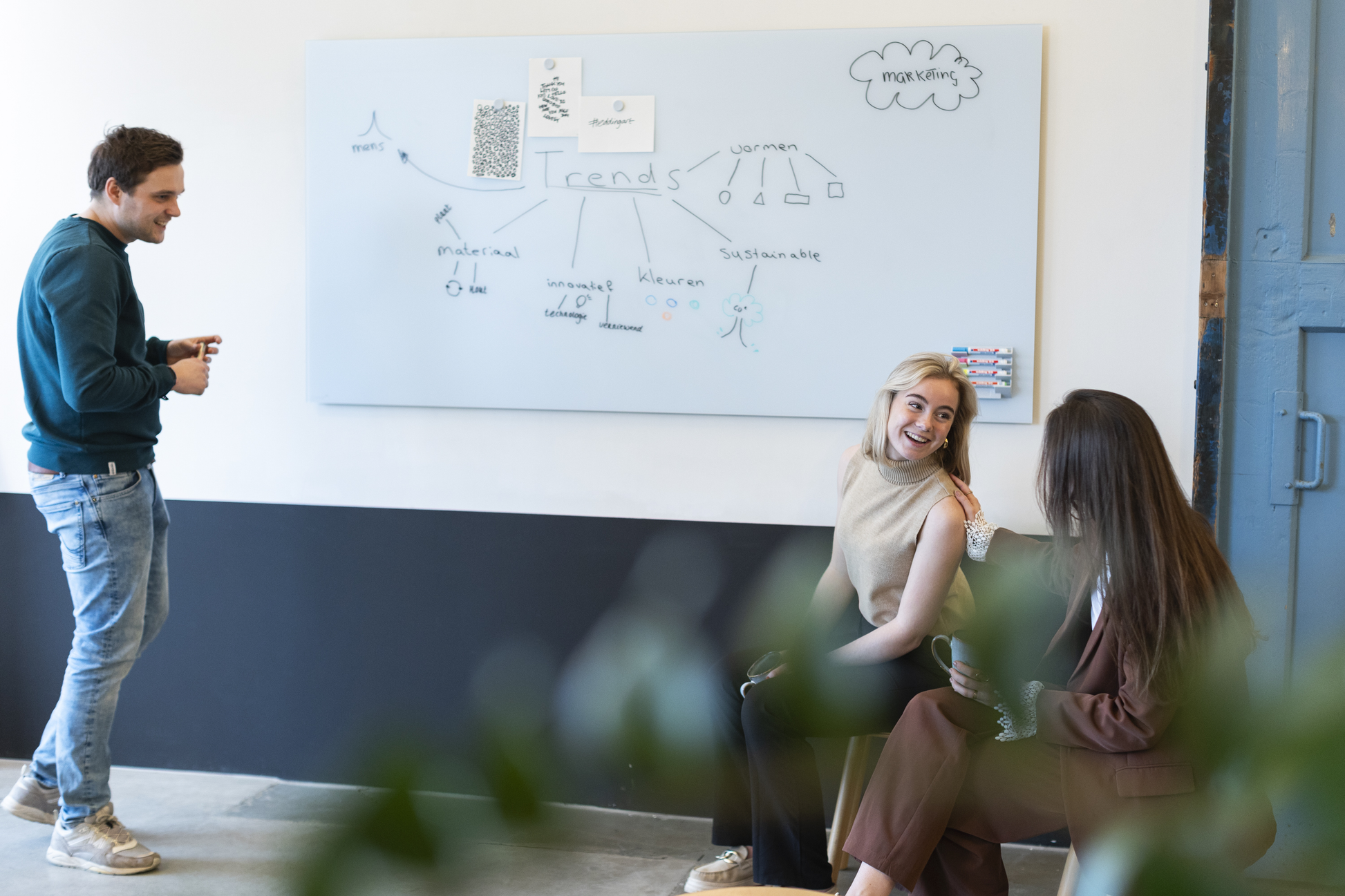 Legamaster Whiteboard – 150 × 100 cm, Glas (matt), magnetisch, Wandmontage, inkl. 2 Magnete