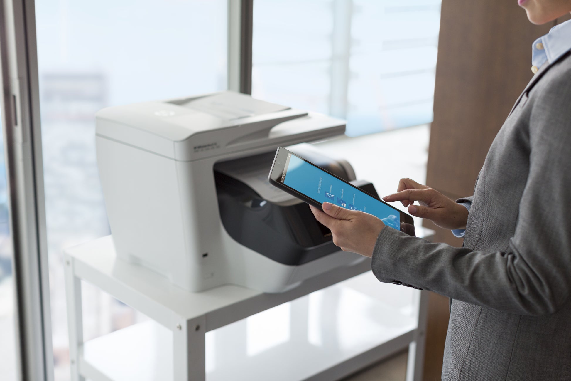 HP Officejet Pro 8730 – Farbiger Tintenstrahl-MFP A4, 4-in-1 – USB/WLAN – Duplex, ADF – 24 Seiten/Min. S/W, 20 Seiten/Min. Farbe