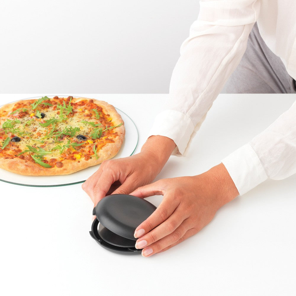 Brabantia Pizzaschneider Ø 11 × 2,8 cm, Edelstahl/Nylon, mit Klingenschutz, Anthrazit