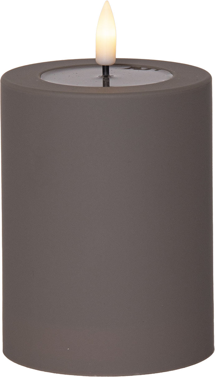 Star Trading LED-Kerze Flamme Soft – Ø 7,5 × 12,5 cm, 0,01 W, warmweiss, flackernd, Timer, braun