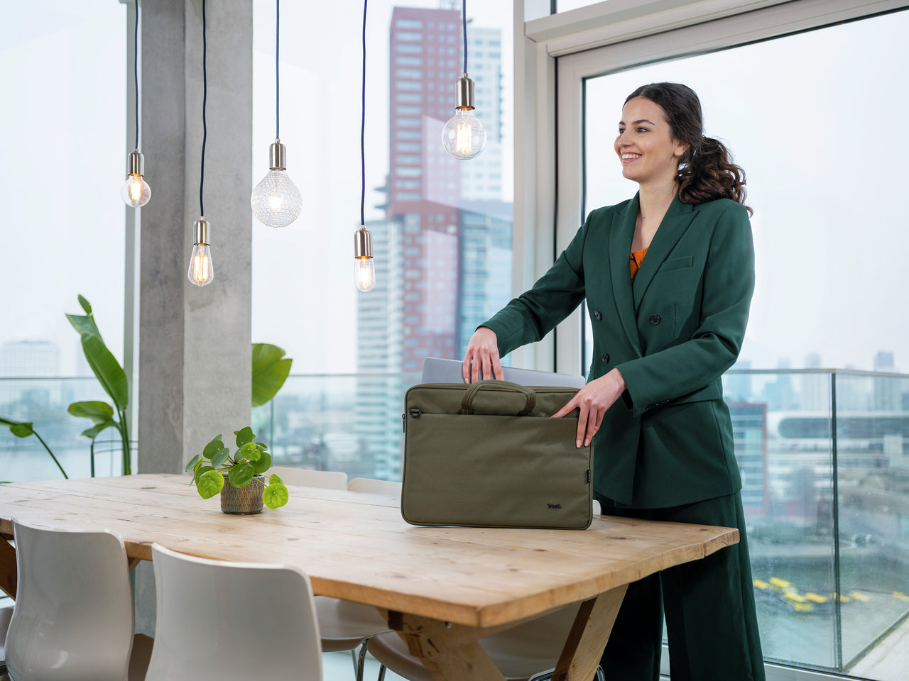 Trust Notebook-Tasche bis 16" – GRS-zertifiziert, schockresistent – Grün