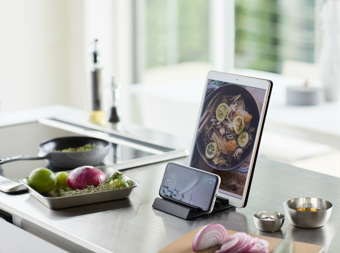 Yamazaki Tablet-Tischhalterung – für Tablets bis 14" – Schwarz