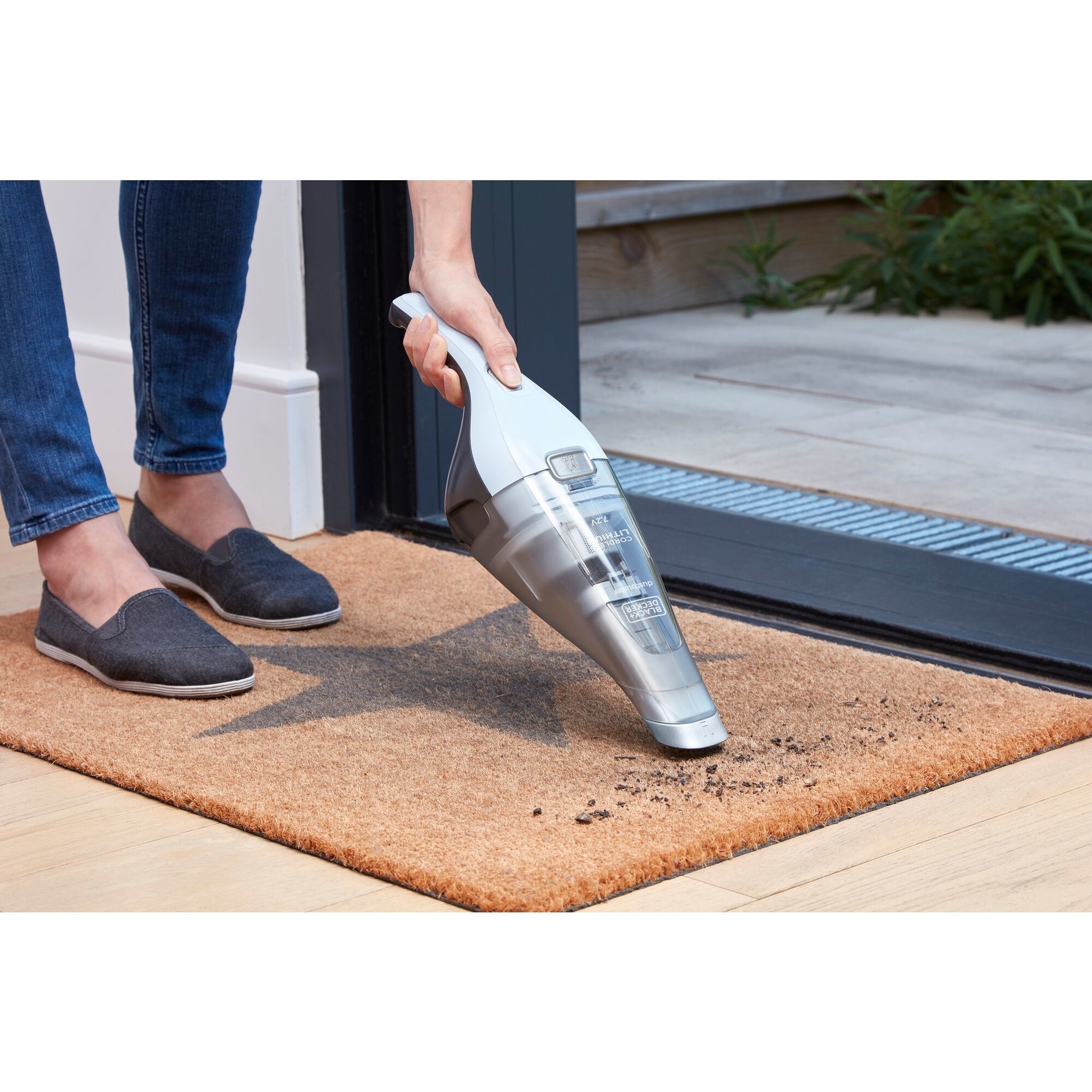 Black & Decker BLACK+DECKER Staubsauger – 1500 mAh, 0,4 l, Akkubetrieb, 1 Stufe
