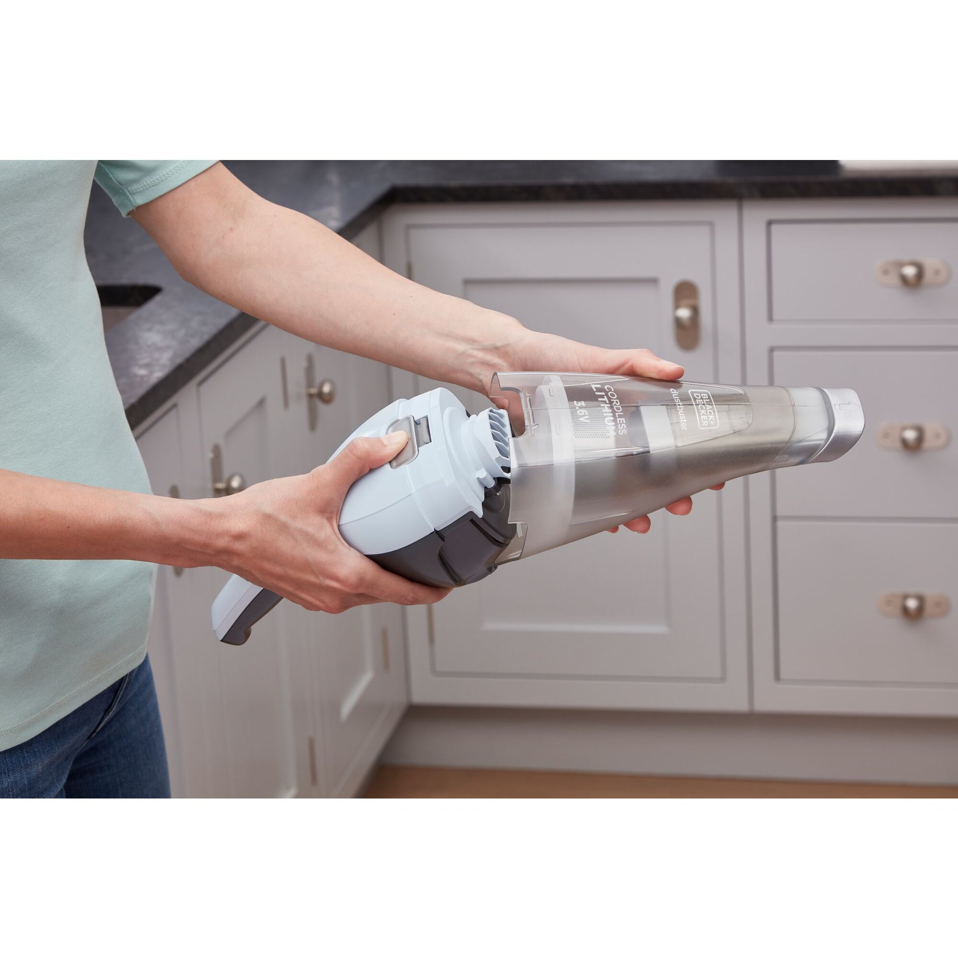 Black & Decker BLACK+DECKER Staubsauger – 1500 mAh, 0,4 l, Akkubetrieb, 1 Stufe